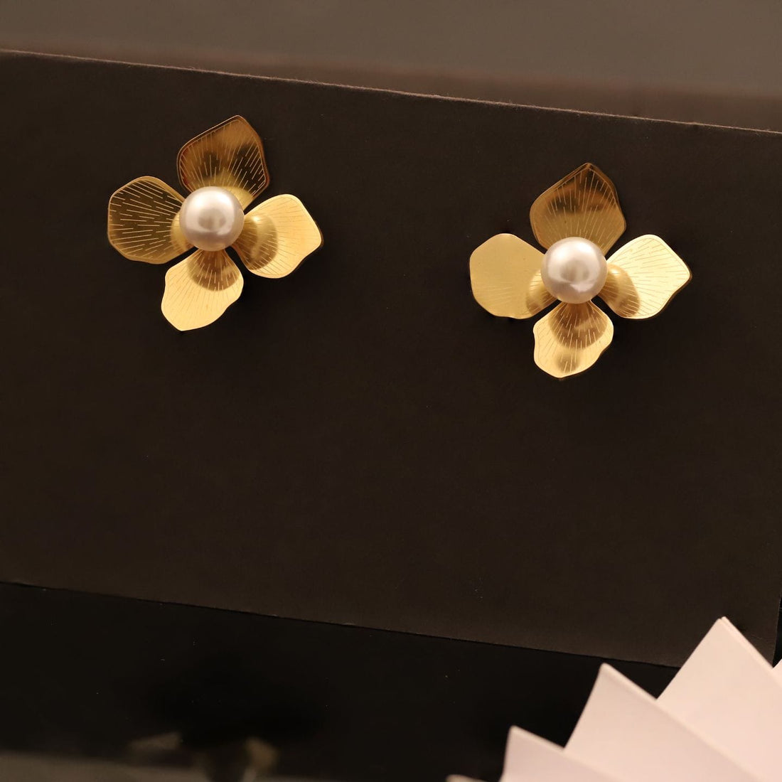Mixed Texture Gold Flower & Pearl Earrings